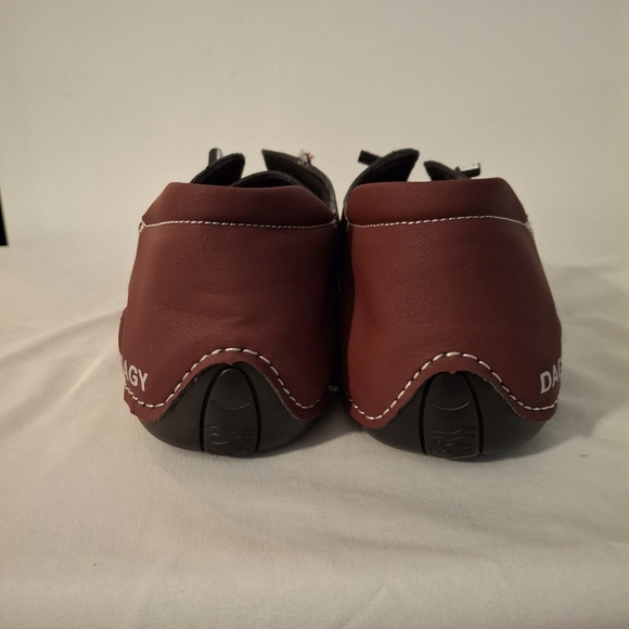 Dagy Burgandy Men's Sneakers with Low-Profile Silhouette and Bungi Closure - Picture 3 of 7